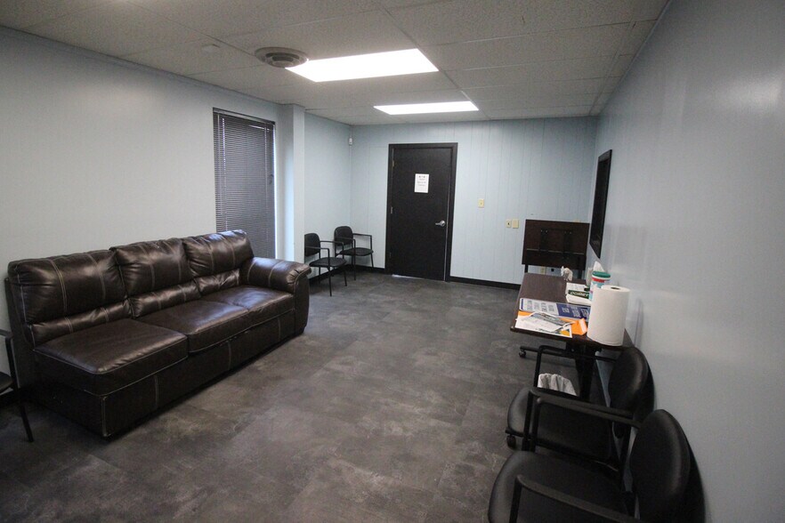 More Photos Of 4006 N Keystone Ave, Indianapolis Medical For Sale