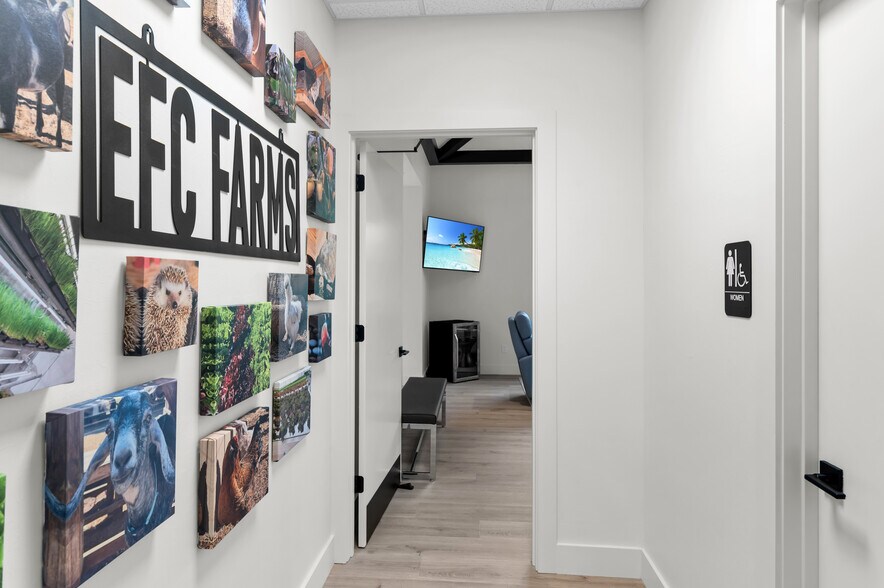 More Photos Of 6901 Hendry Creek Dr, Fort Myers Specialty For Sale