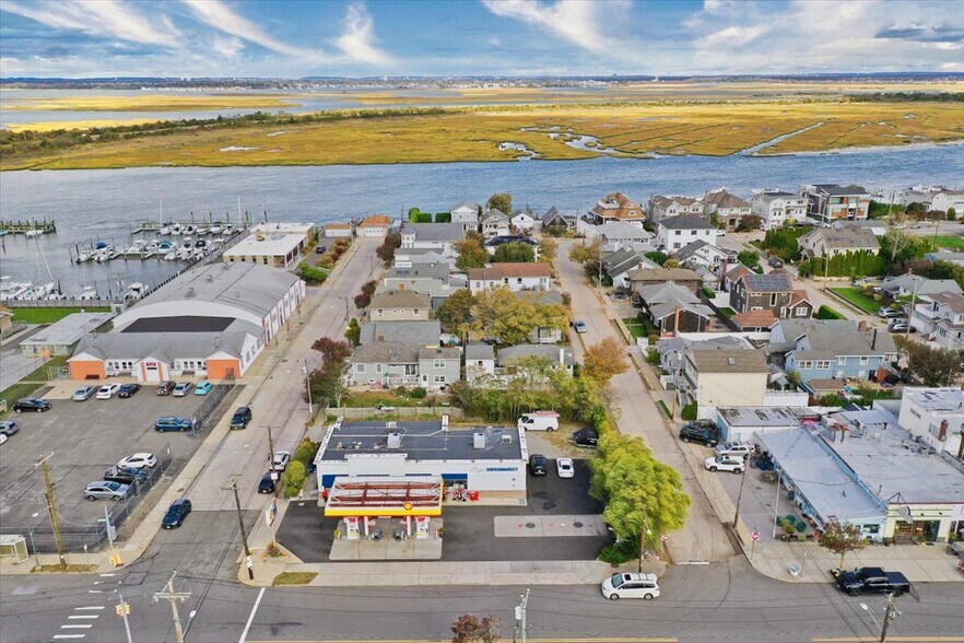 More Photos Of 12 Lido Blvd, Point Lookout Service Station For Sale