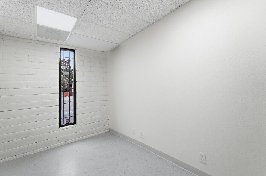 More Photos Of 6006 N El Dorado St, Stockton Office For Sale