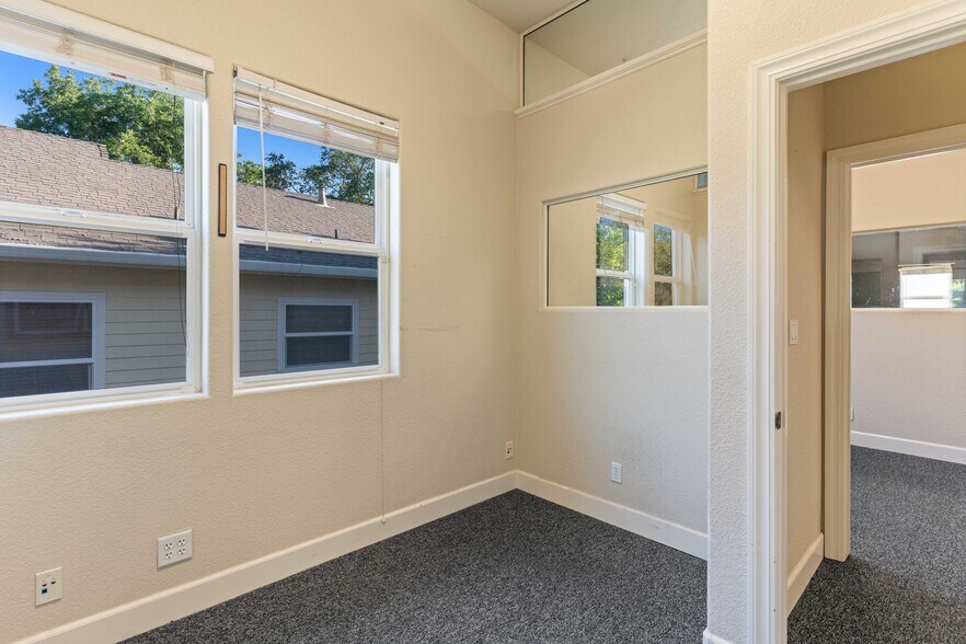 More Photos Of 578 E St, Lincoln Office Residential For Sale