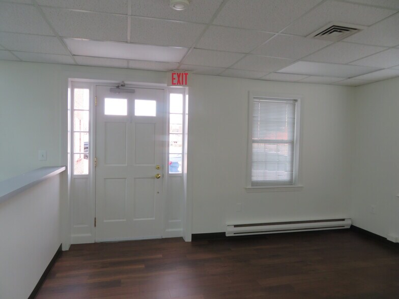 More Photos Of 3231-3233 Superior Ln, Bowie Medical For Lease