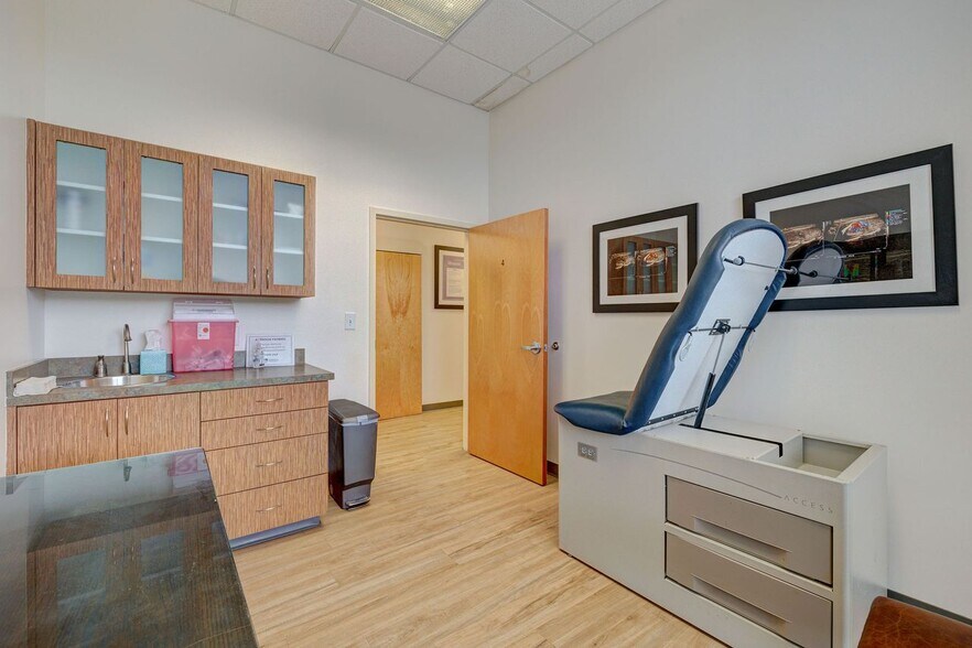 More Photos Of 1717 Shipyard Blvd, Wilmington Medical For Lease