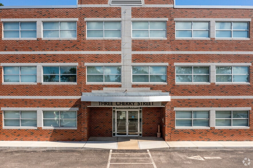 More Photos Of 3 Cherry St, Newburyport Medical For Lease