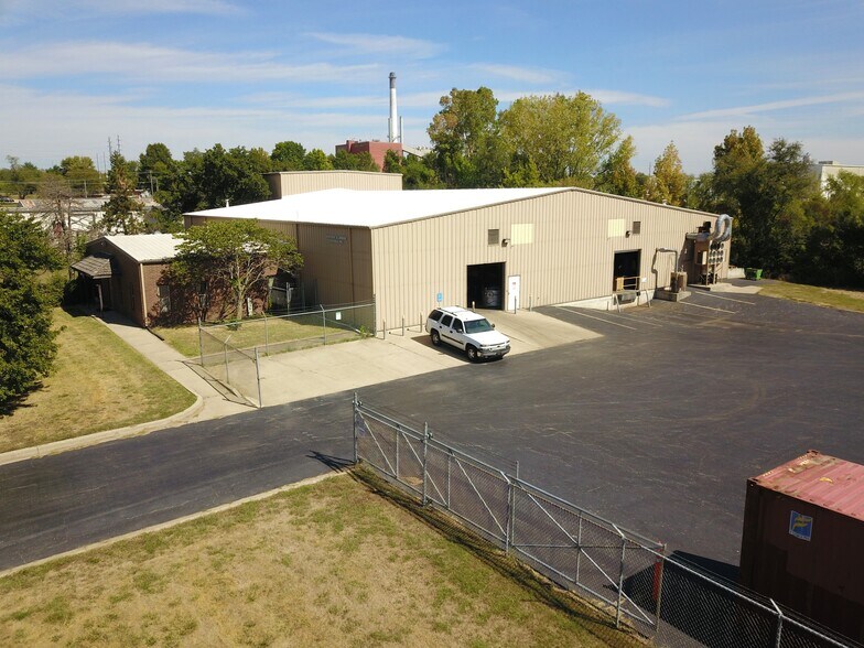 More Photos Of 1211 S Powell Rd, Independence Manufacturing For Lease