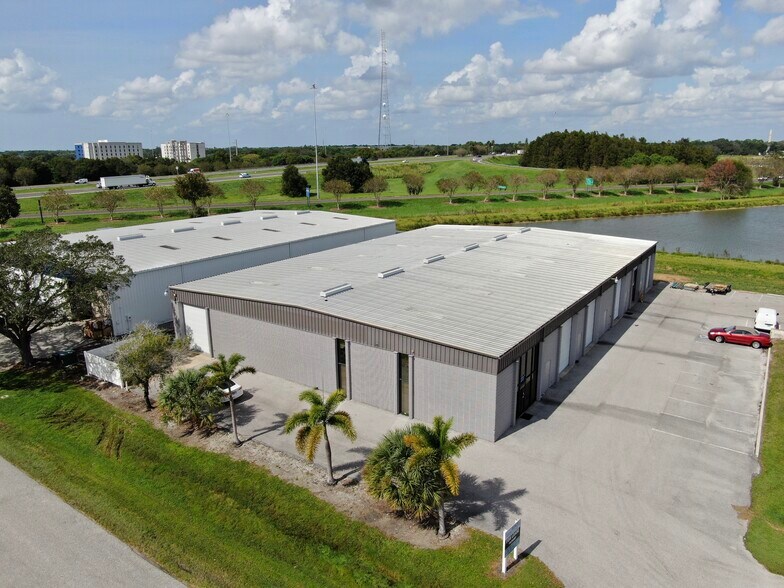 More Photos Of 237 Interstate Blvd, Sarasota Warehouse For Lease