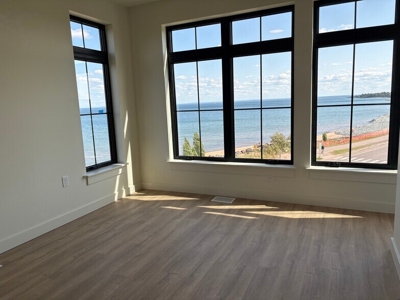 More Photos Of 2401 Lakeshore Blvd, Marquette Apartments For Sale
