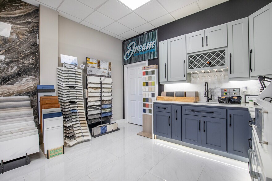More Photos Of 500 NW Peacock Blvd, Port Saint Lucie Warehouse For Lease