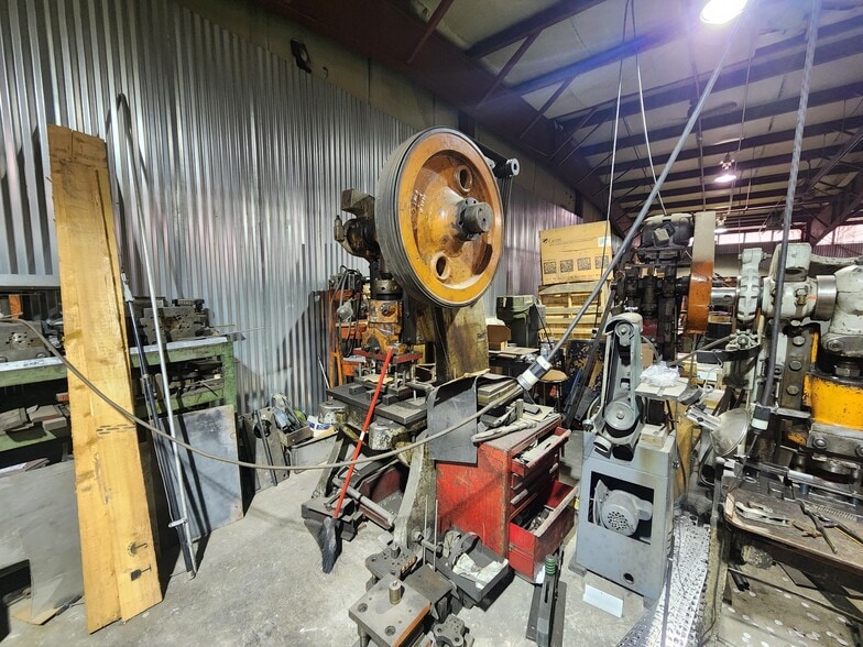 More Photos Of 229 Marion St, Scranton Warehouse For Sale