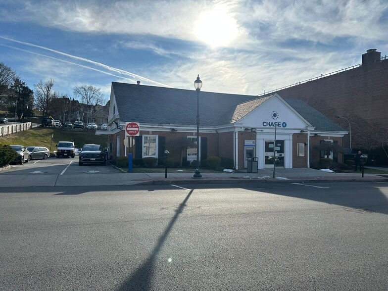 More Photos Of 1025 Brown St, Peekskill Bank For Lease
