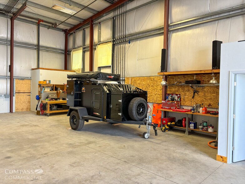 More Photos Of 63075 Crusher Ave, Bend Manufacturing For Sale