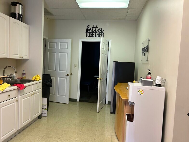 More Photos Of 6580 Jimmy Carter Blvd, Suwanee Distribution For Lease