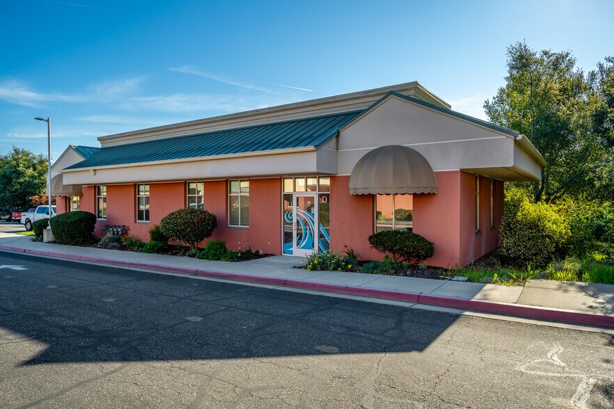 More Photos Of 106 Gateway Center Dr, Paso Robles Office For Lease