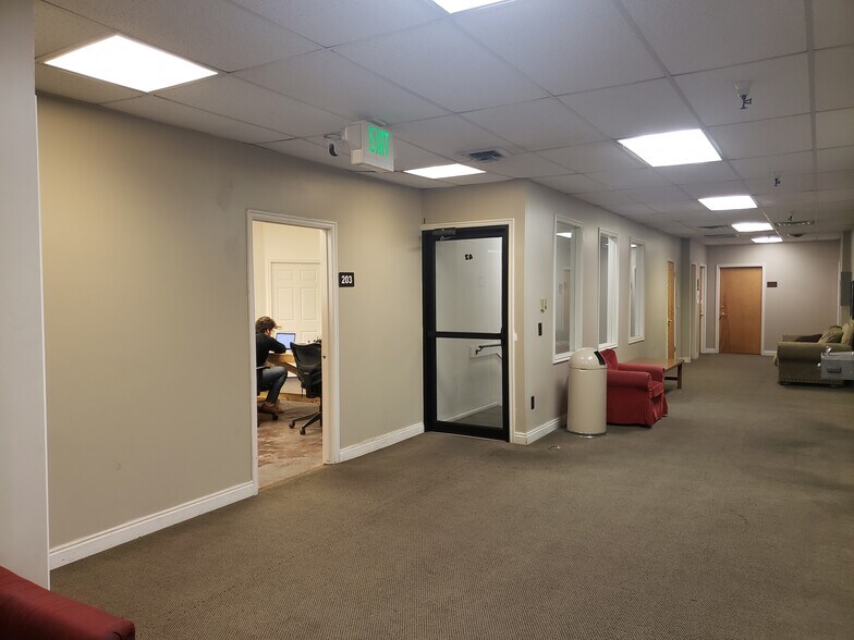 More Photos Of 42 N University Ave, Provo Storefront Retail Office For Lease