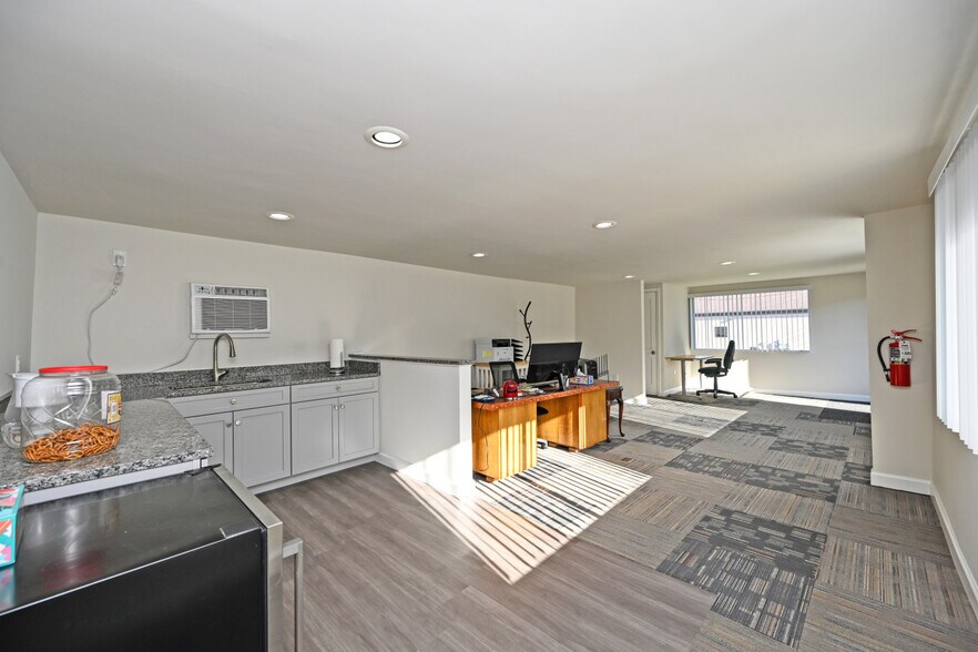 More Photos Of 340 W Main St, Batavia Office For Sale