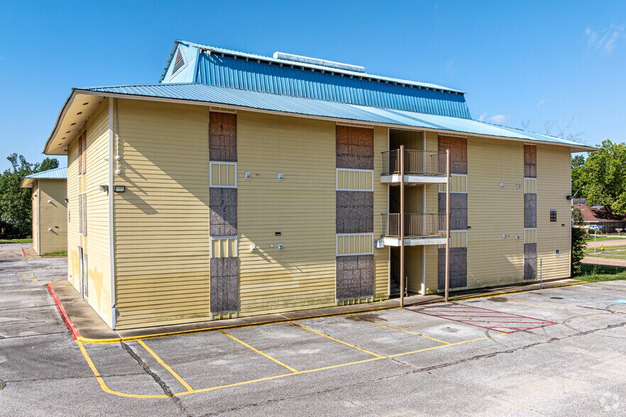 More Photos Of 4759 Earl Gros Ave, Baton Rouge Apartments For Sale