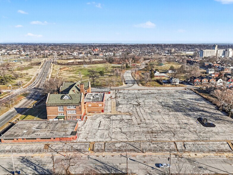 More Photos Of 4160 N KINGSHIGHWAY, Saint Louis Schools For Sale