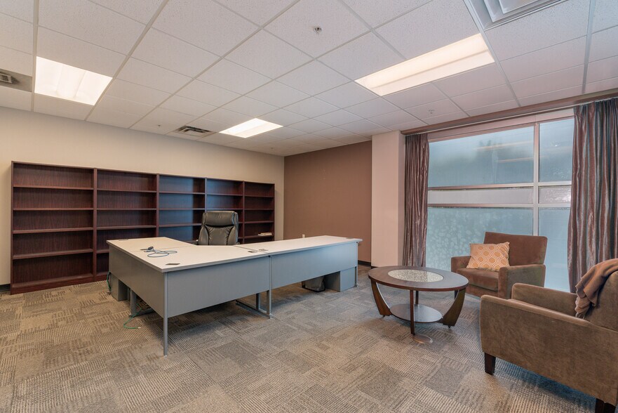 More Photos Of 2235 W Alice Ave, Phoenix Research And Development For Sale