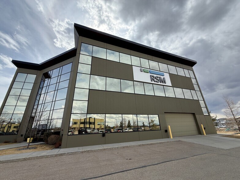 More Photos Of 546 Laura Ave, Red Deer County Business Park For Lease