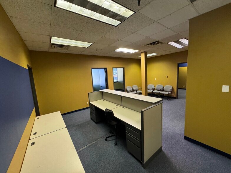 More Photos Of 6112 McCart Ave, Fort Worth Office For Lease