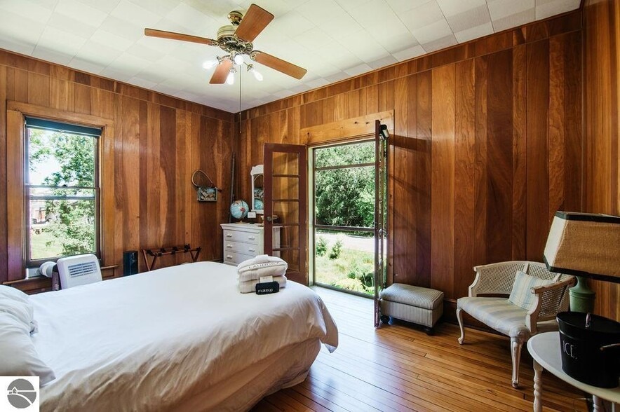 More Photos Of 2287 S Main St, Central Lake Hospitality For Sale