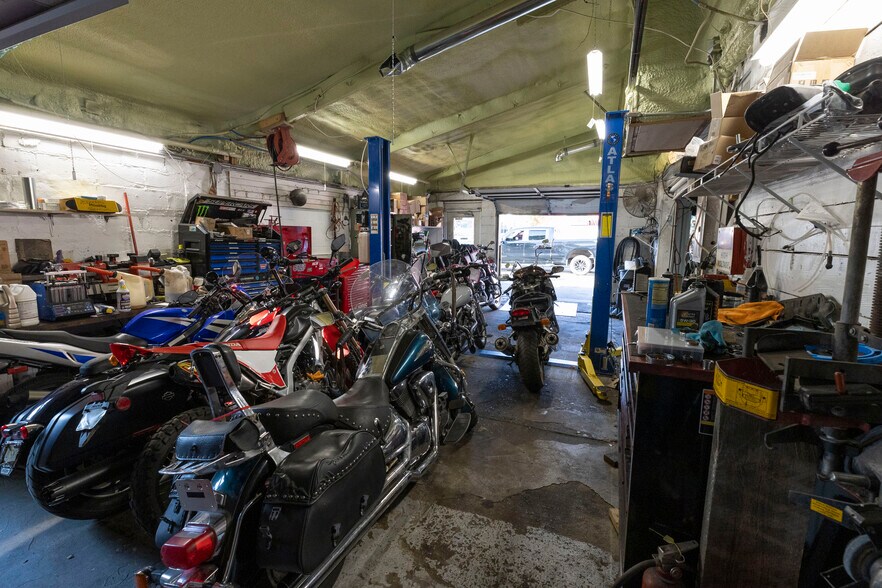 More Photos Of 225 Forsgate, Jamesburg Auto Repair For Sale