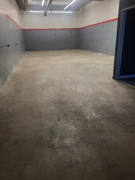More Photos Of 136 S 8th Ave, La Puente Warehouse For Lease