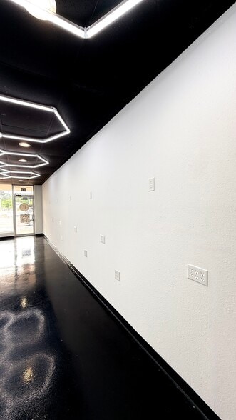 More Photos Of 713 W Southwest Loop 323, Tyler Unknown For Lease