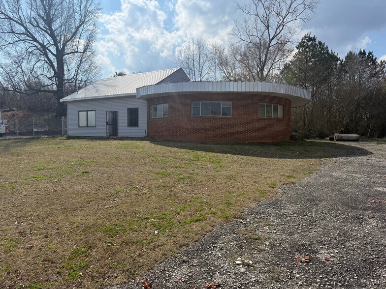 More Photos Of 948 S Main St, Graysville Office For Sale