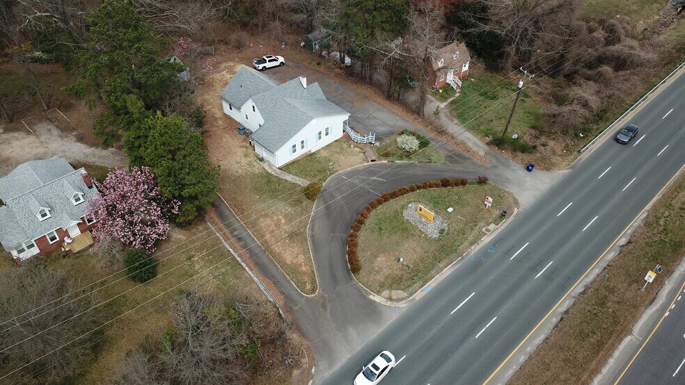 More Photos Of 7608 Hull Street Rd, Richmond Office For Sale