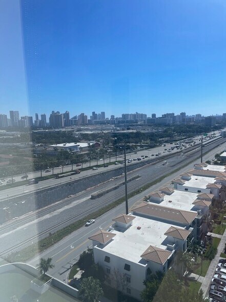 More Photos Of 20200 W Dixie Hwy, Aventura Medical For Sale