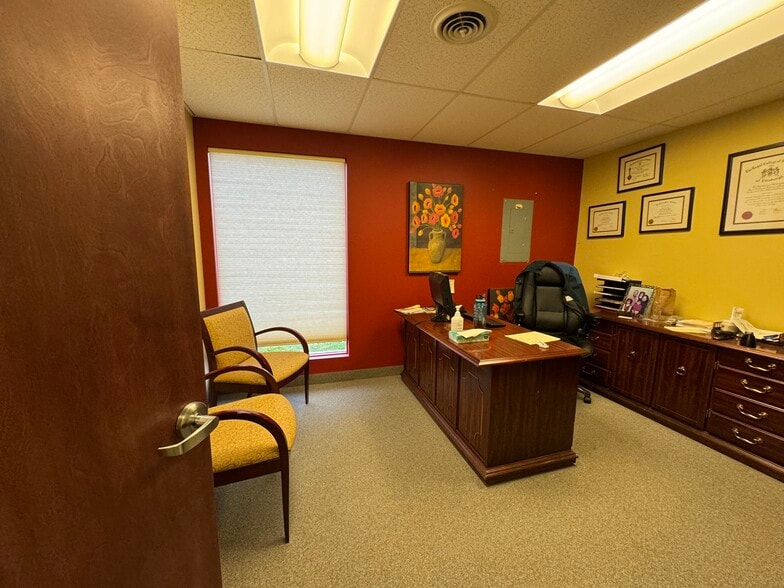 More Photos Of 121 Erie Canal Dr, Rochester Office For Sale