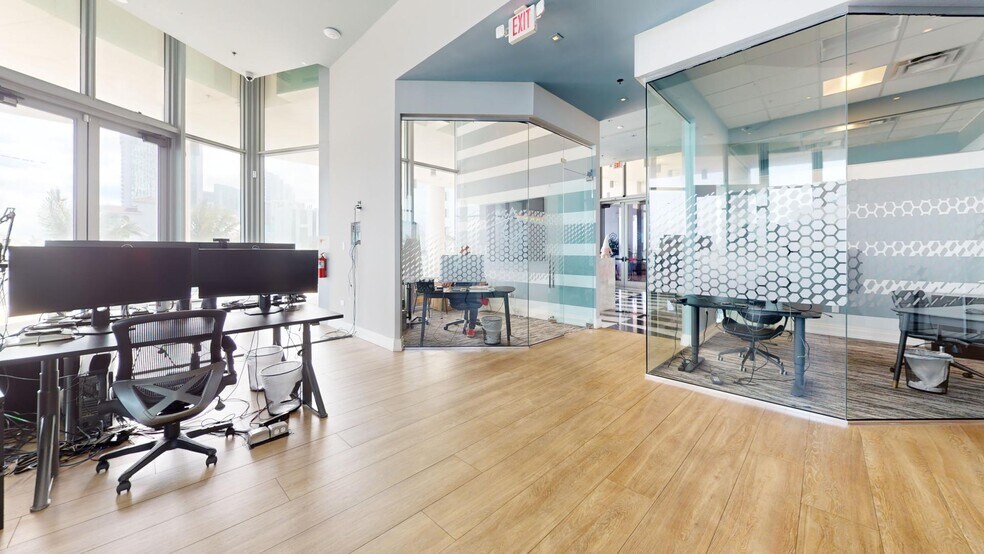 More Photos Of 2955 NE 7th Ave, Miami Storefront Retail Office For Sale