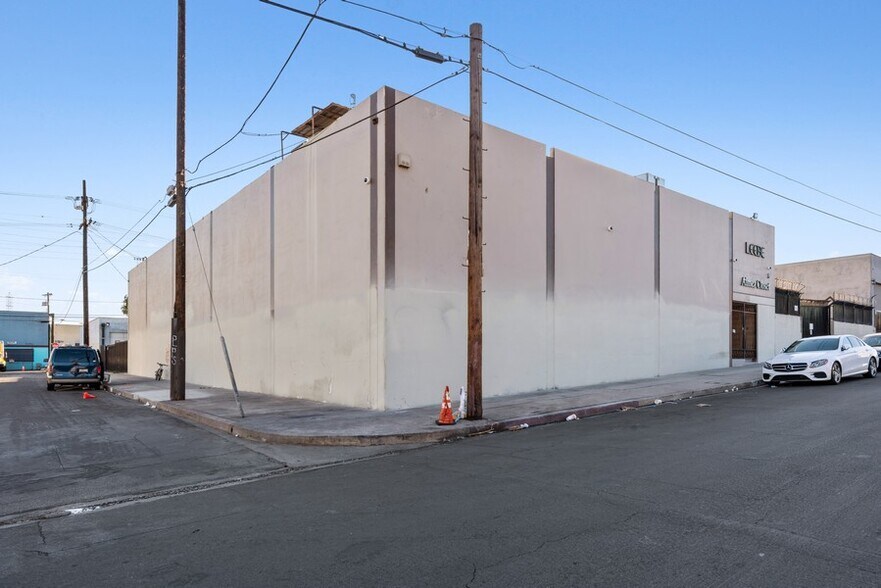 More Photos Of 3226-3230 Mines Ave, Los Angeles Warehouse For Lease
