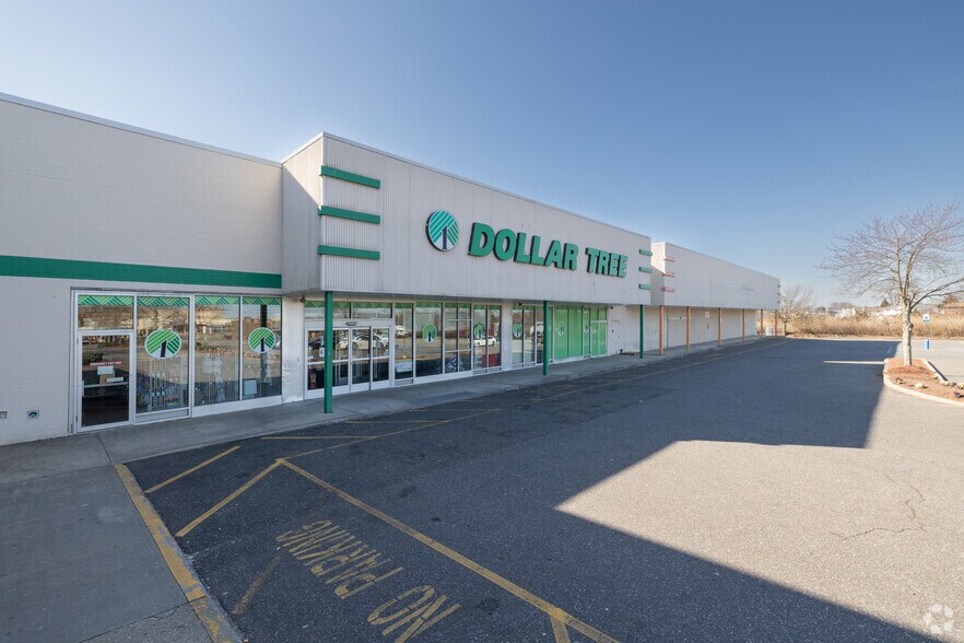 More Photos Of 1000 W Montauk Hwy, West Babylon Unknown For Lease