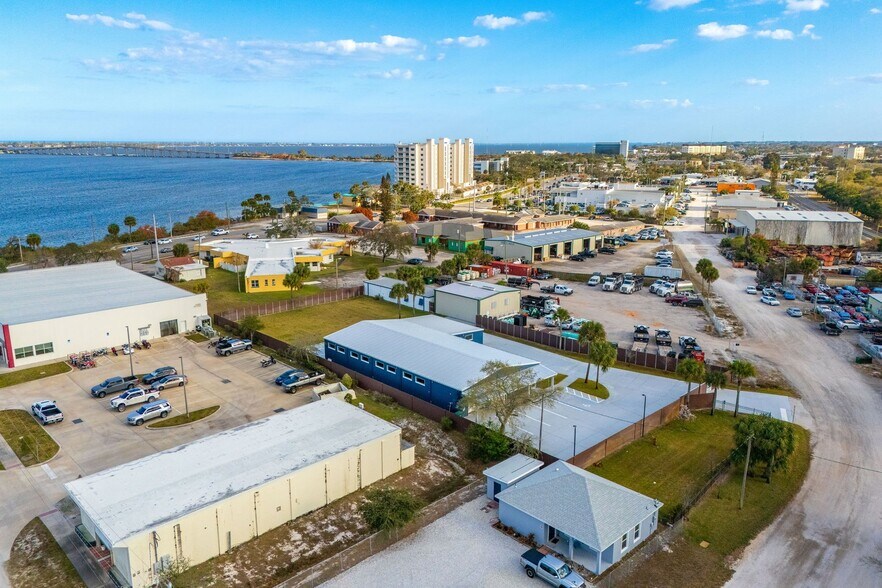 More Photos Of 1301 Morningside Dr, Melbourne Warehouse For Sale