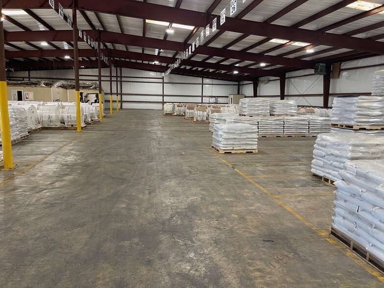 More Photos Of 1824 FM-523, Freeport Manufacturing For Lease