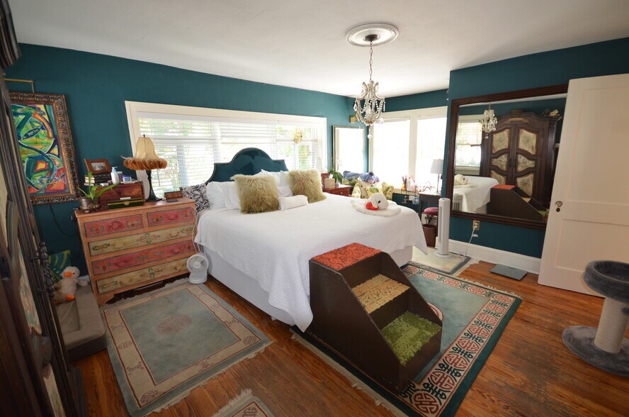 More Photos Of 334 NE 26th Ter, Miami Specialty For Sale