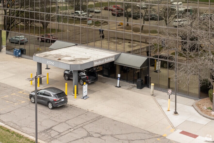 More Photos Of 22250 Providence Dr, Southfield Medical For Lease