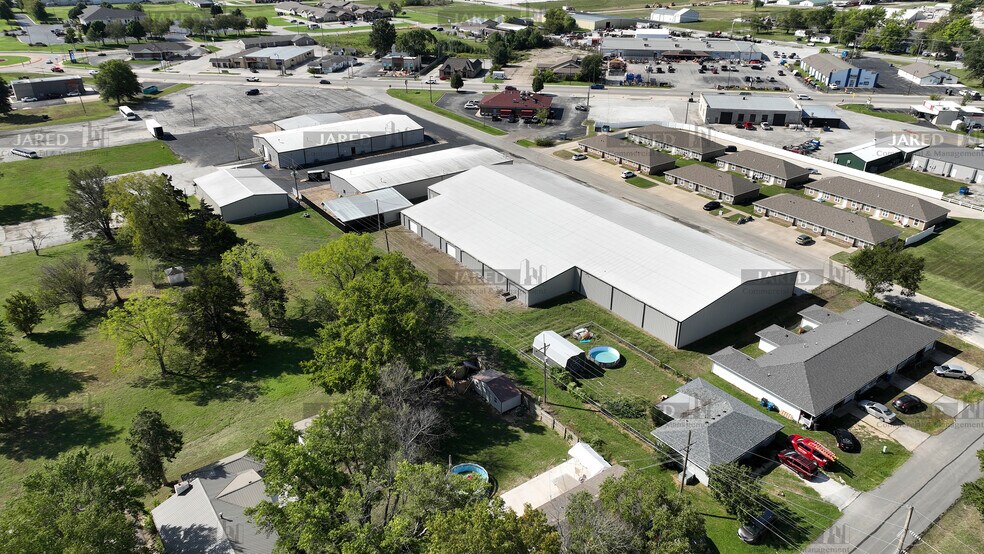 More Photos Of 2230 S Main St, Carthage Unknown For Lease