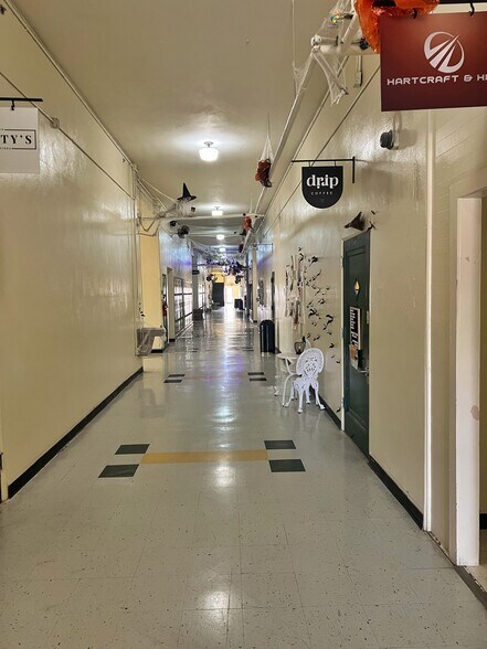 More Photos Of 410 W 7th St, Taylor Research And Development For Lease