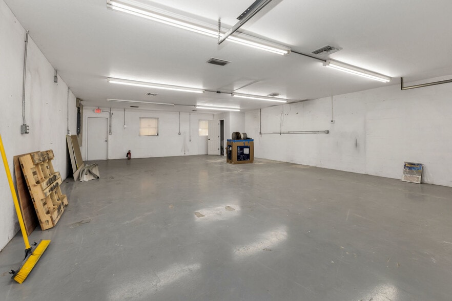 More Photos Of 23263 Harborview Rd, Port Charlotte Office For Sale