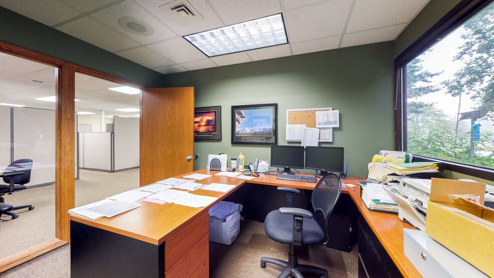 More Photos Of 956 3 Mile Rd, Grand Rapids Medical For Sale