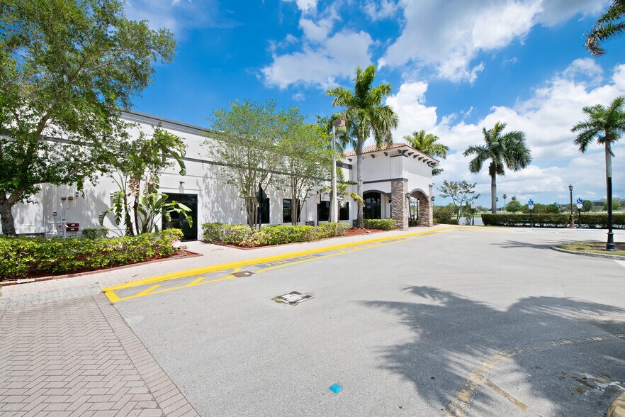 More Photos Of 15500 SW 29th St, Miramar Restaurant For Lease