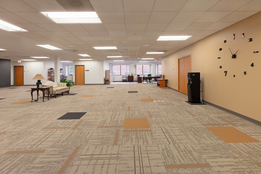 More Photos Of 100 W Antietam St, Hagerstown Office For Lease