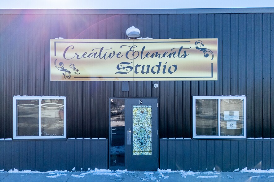 More Photos Of 1186 N Shawano St, New London General Retail For Lease