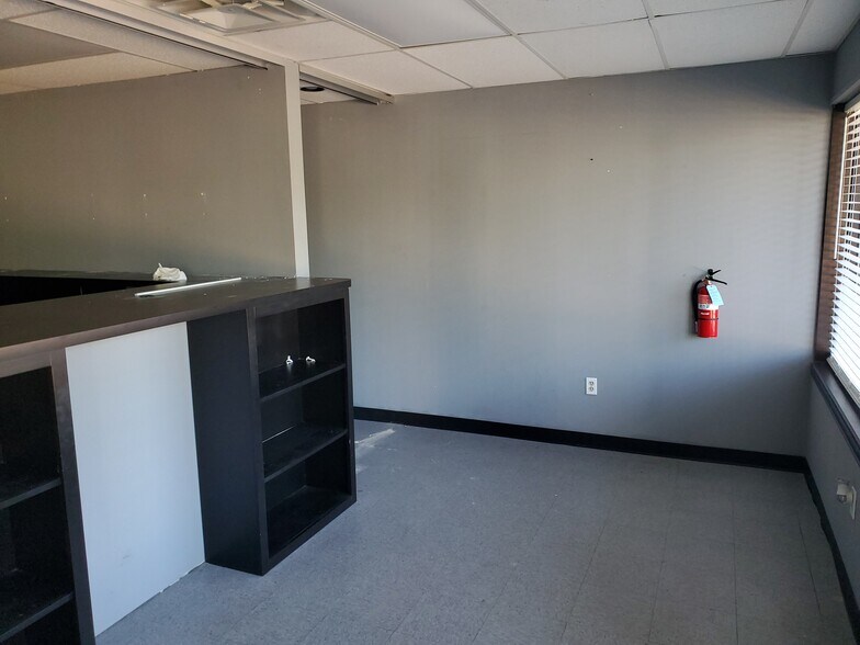 More Photos Of 6713 Broadway, Pearland Unknown For Lease