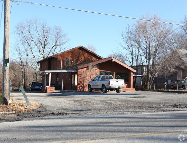 Primary Photo Of 11305 Hickman Mills Dr, Kansas City Office For Lease