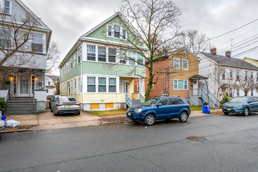 More Photos Of 60 Huntington St, New Brunswick Apartments For Sale