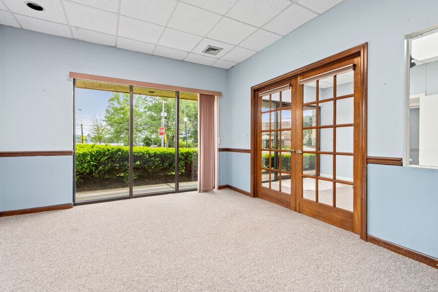 More Photos Of 2 Main St, Netcong Office For Sale